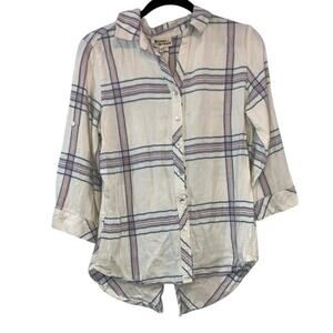 Hester & Orchard Plaid Button Down
Tabbed Sleeve Flannel Shirt